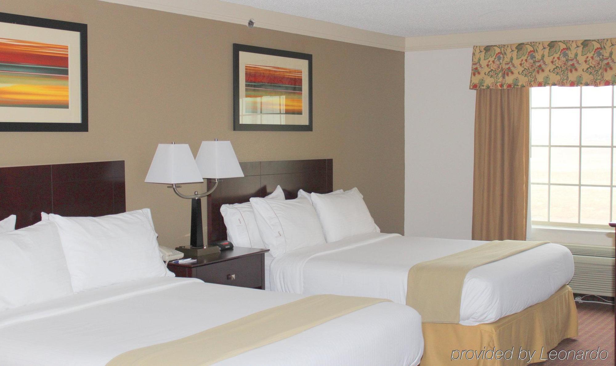 Holiday Inn Express Hotel & Suites Plainview By Ihg Zewnętrze zdjęcie